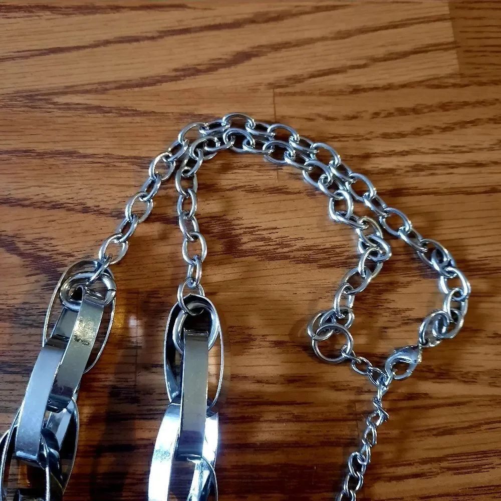 VINTAGE Silvertone Interlocking Chunky Link Necklace BOLD ACCESSORIES! - Picture 4 of 9
